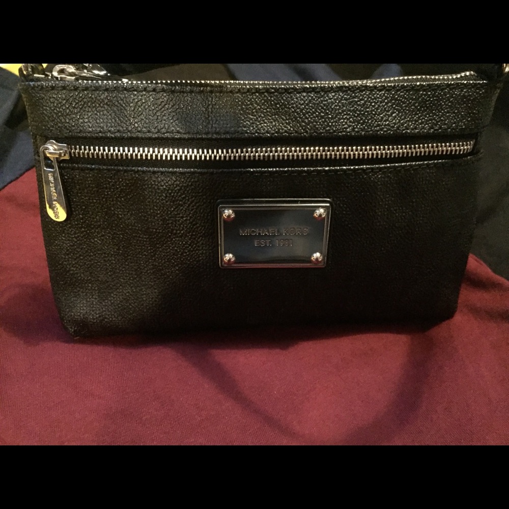Micheal kors wristlet